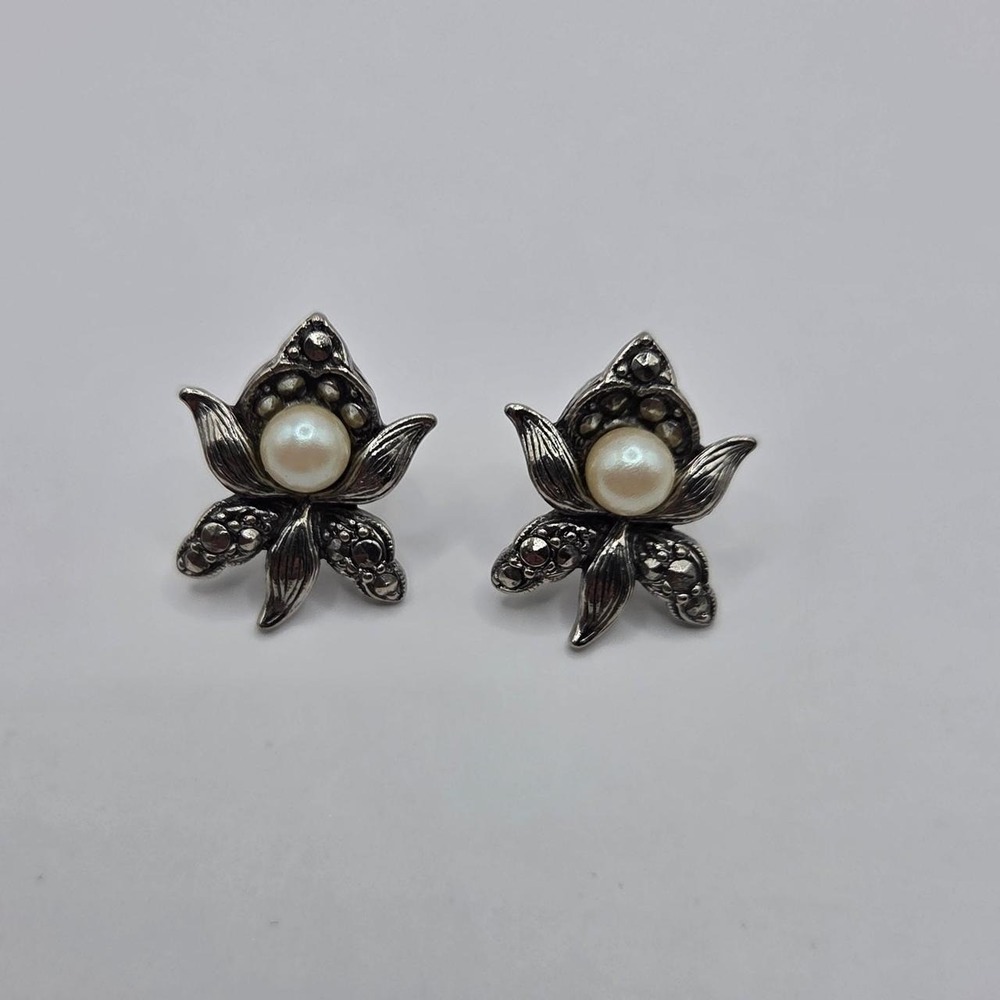 Avon Romantic Blossom Earrings Women OS Silver Good 1992 Orchid Faux Pearl Studs